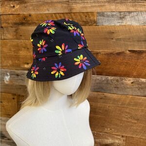 ICING Black Bucket rainbow daisies with tiny smiley faces OSFM NWT